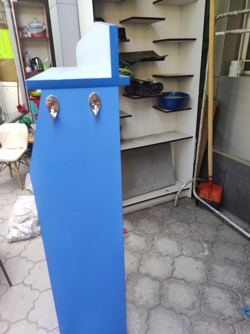Стойки и вешалки плечики