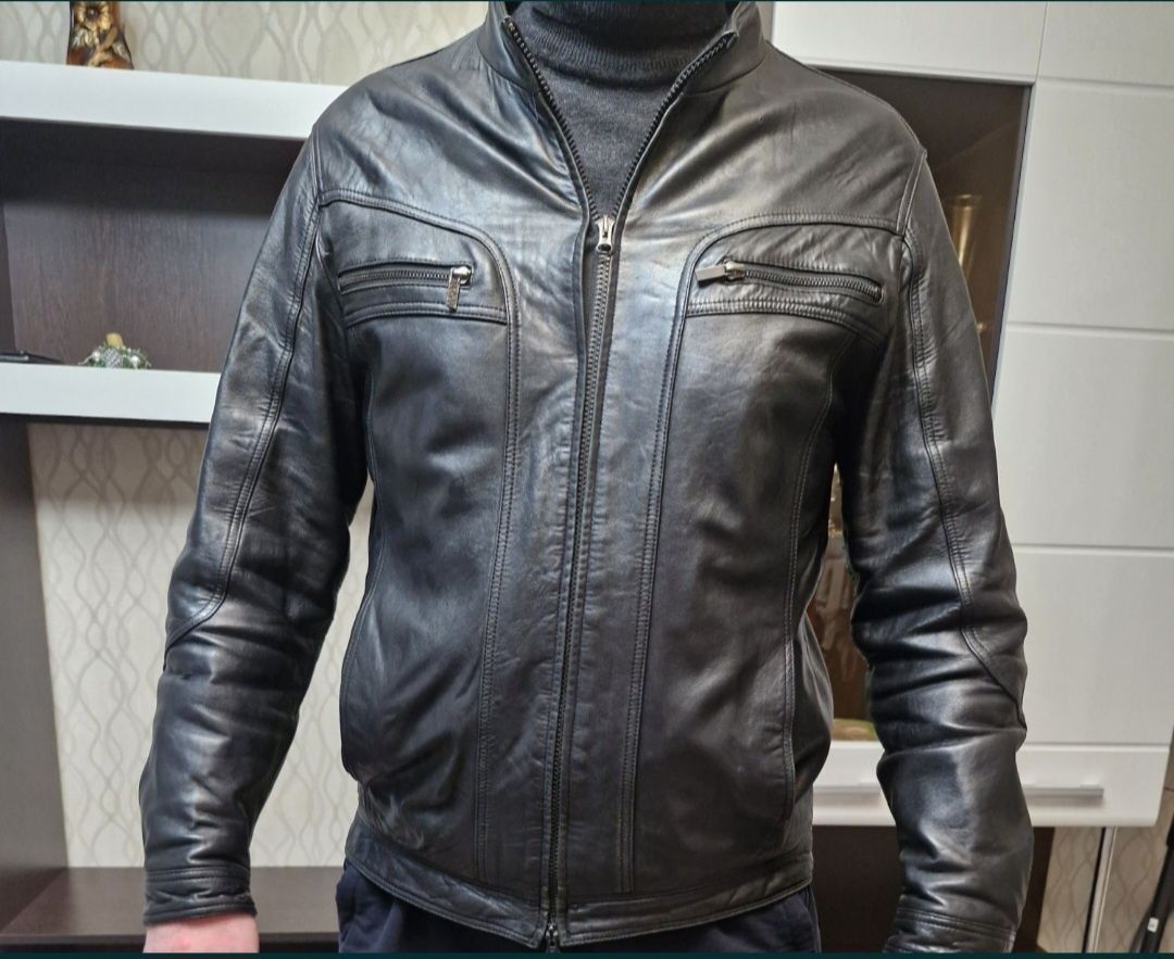 Продам кожаную куртку