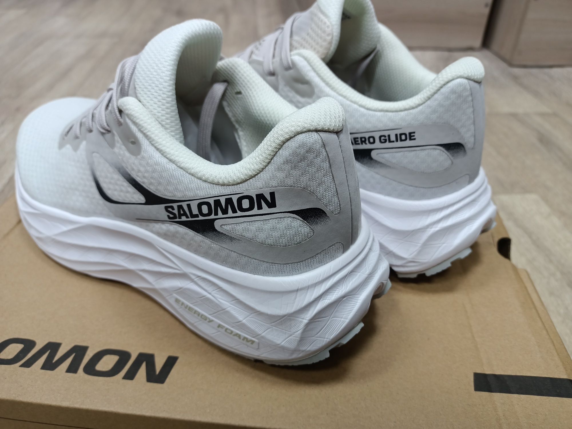 Беговые кроссовки Salomon Aero Glide размер 41  в Алматы