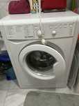Продается полу рабочая Стиральная машина Indesit