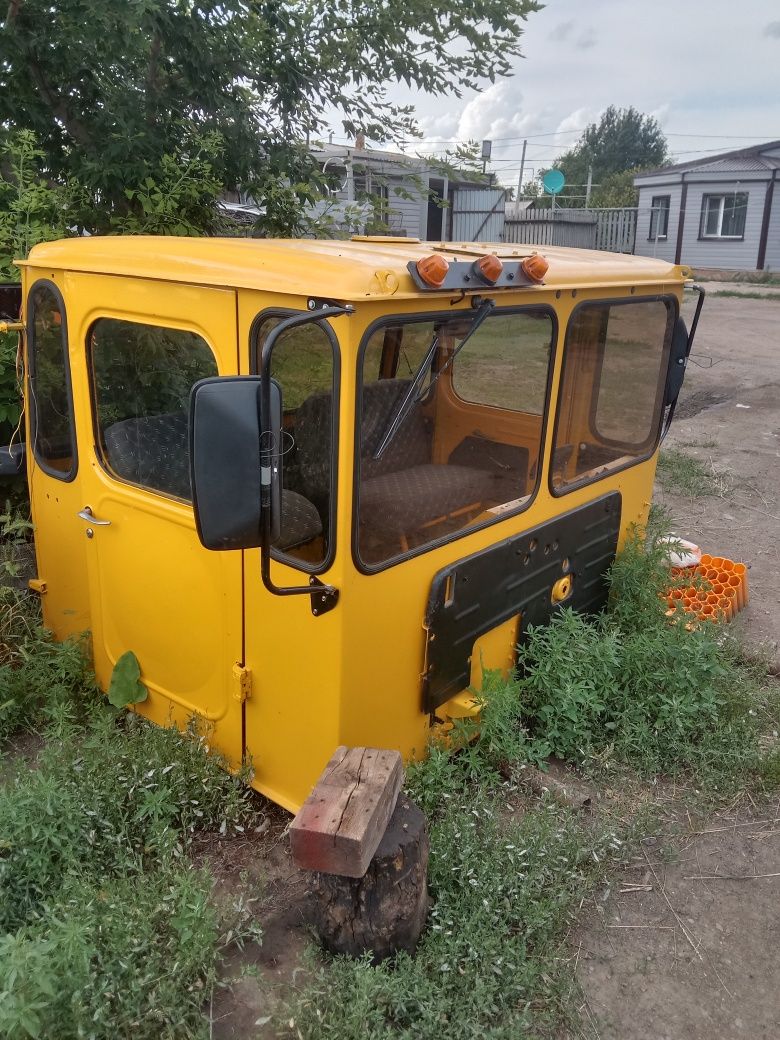 Продам кабину к 700 состояние новой