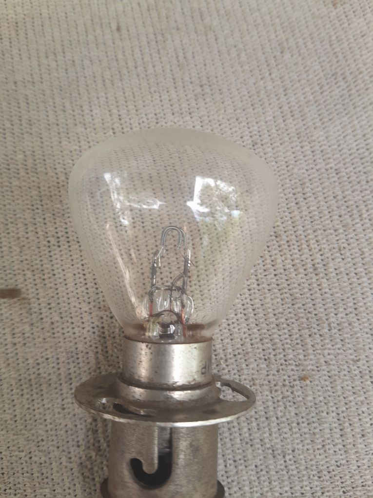 Лампа лампочка 12V для авто машины с патроном Osram под капот и аккуму