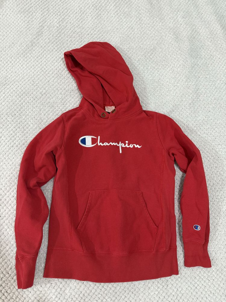 Продам женскую толстовку Champion.
