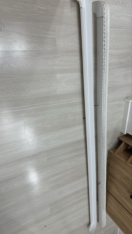 Карниз сатылады Тел хабарласыңыздар керек болып жатса саудасы бар..