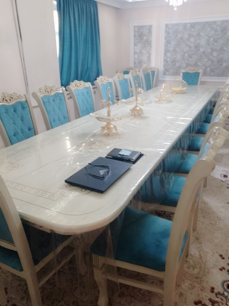 Стол стулья гостевой залға