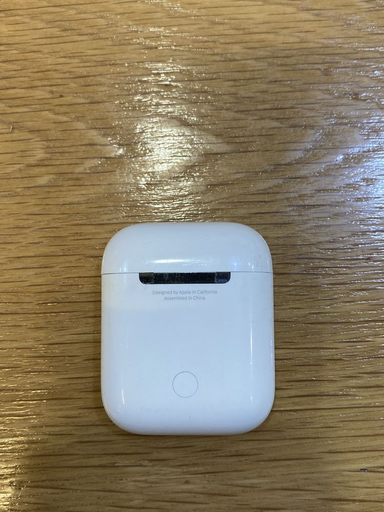 AirPods 2 оригинальные,в отличном состоянии