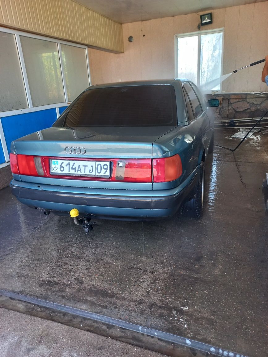 Продам Audi 100 c4