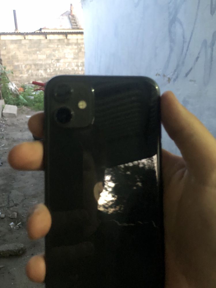 Продам 11 айфон 128гб