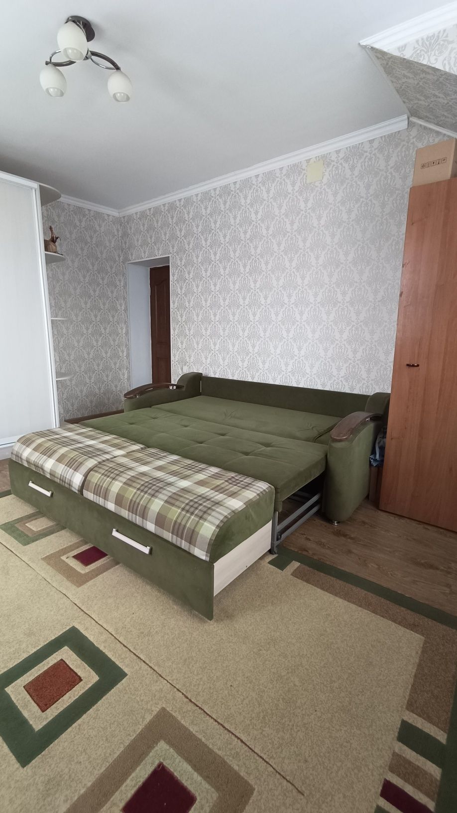 Диван-кровать Кing size+ в подарок шкаф и ковер