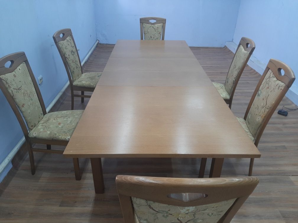 Стол гостиный и 6 стулев