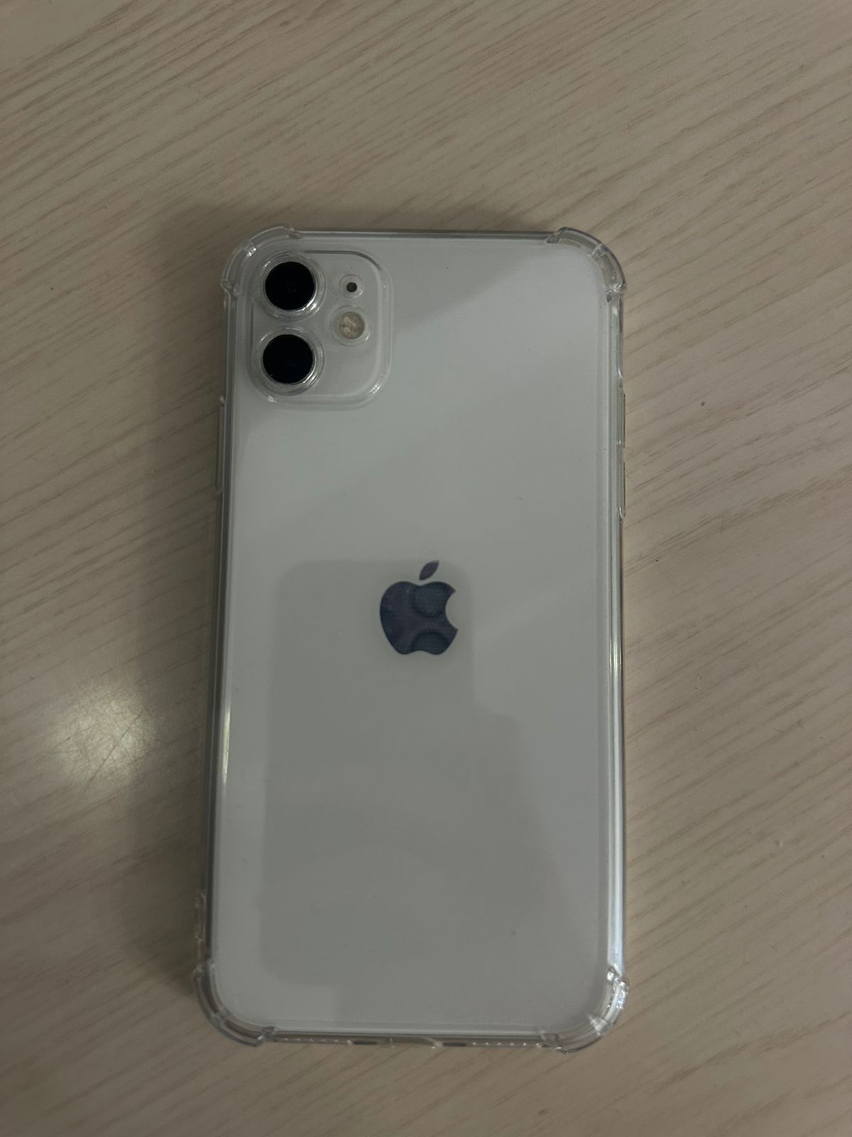 Продам iPhone 11 срочно