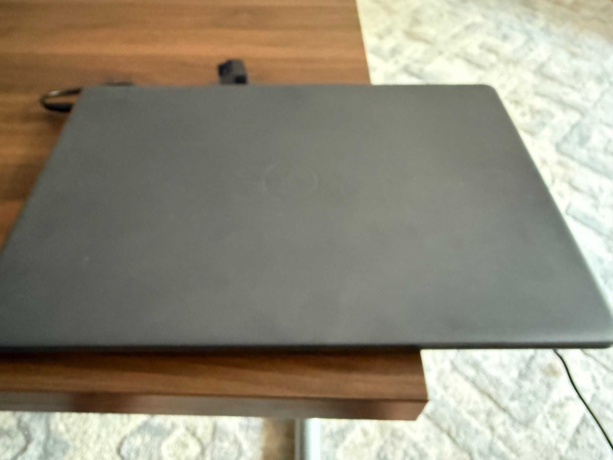 Dell Voctro 15 3500 код модели 5MVJGJ3