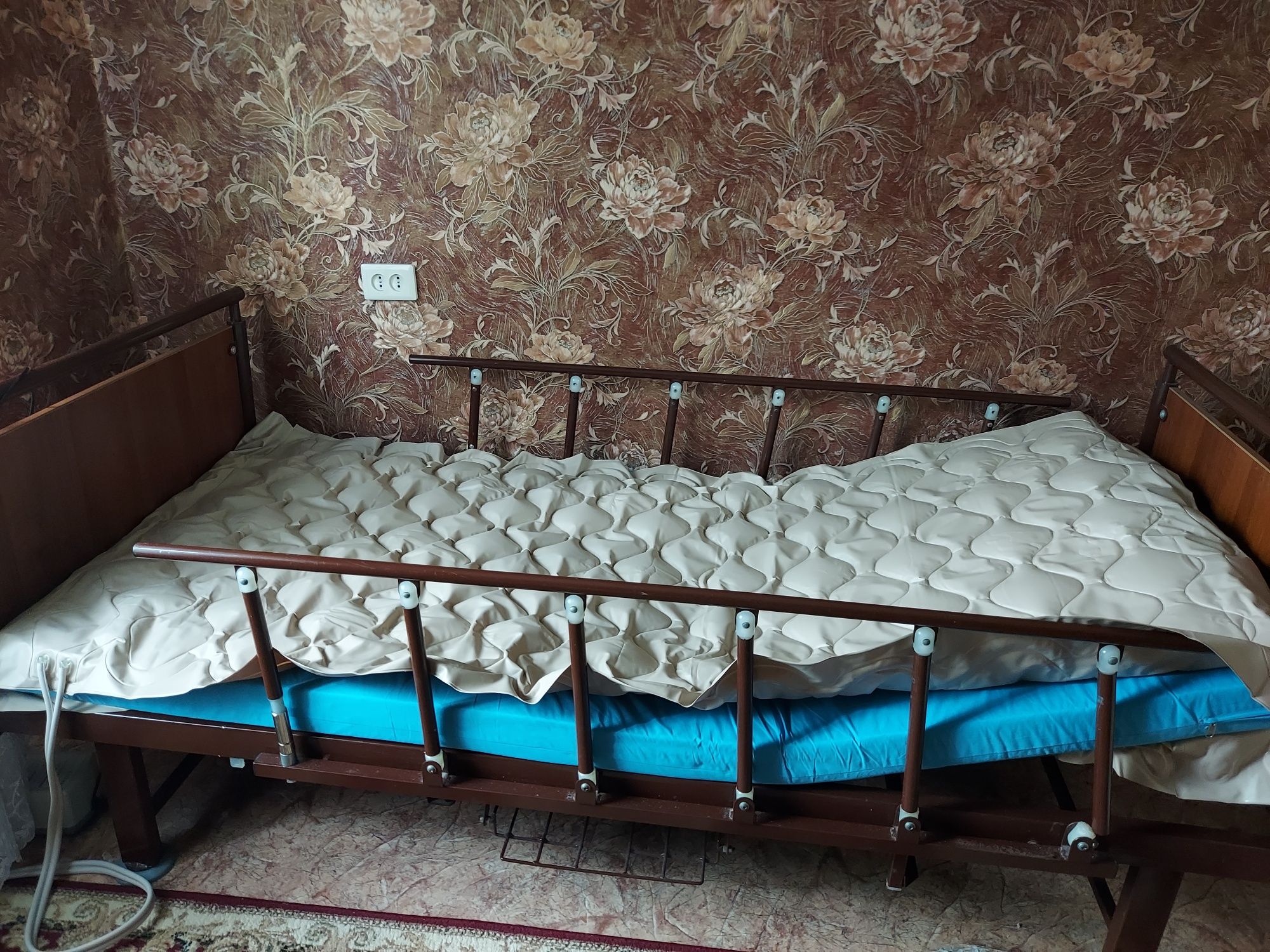 Продам специальную кровать для лежачих больных