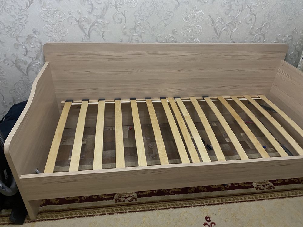 Продам кровать от фирмы Шатура