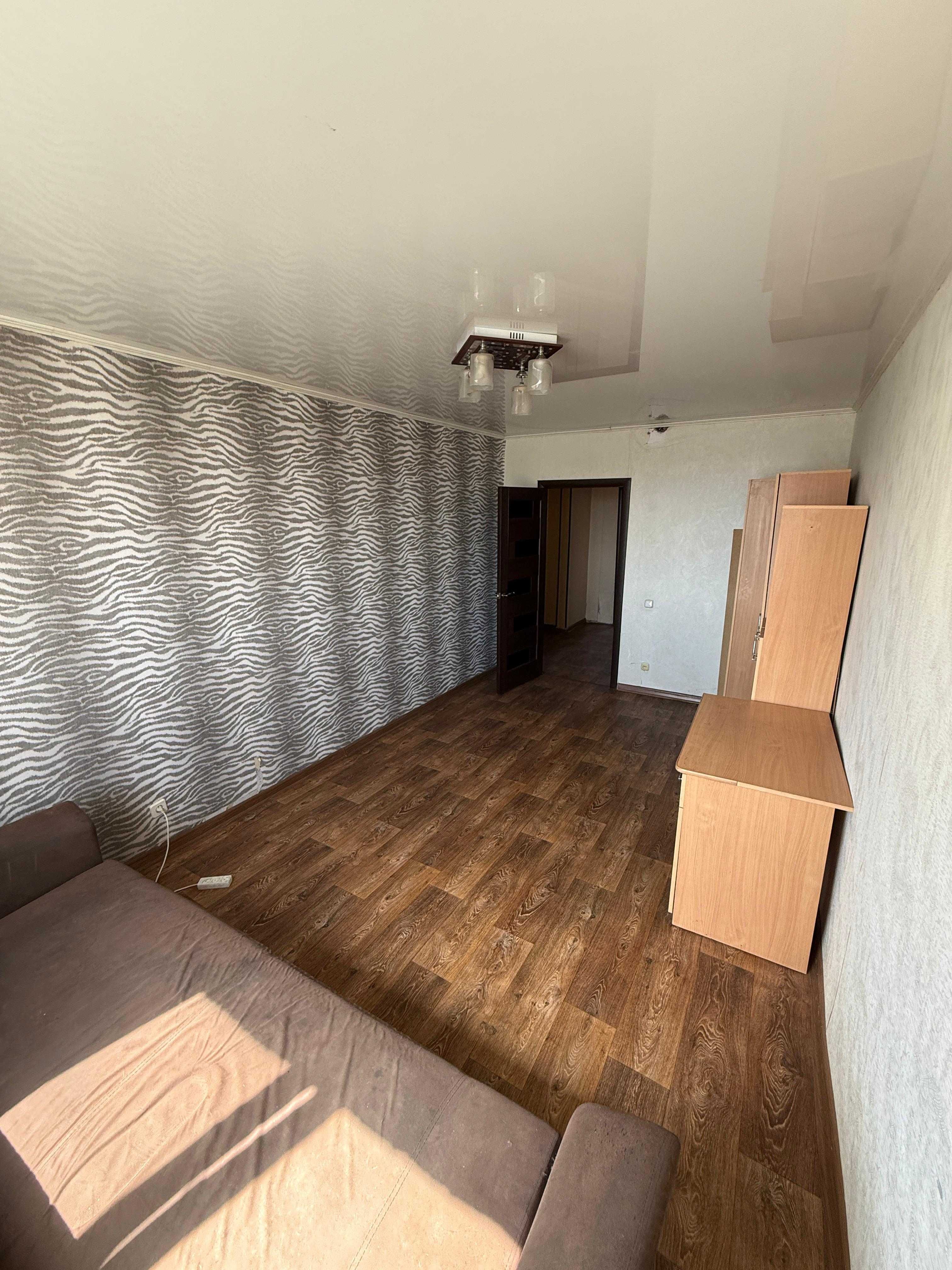 Продам 3 ком кв 8 мкр