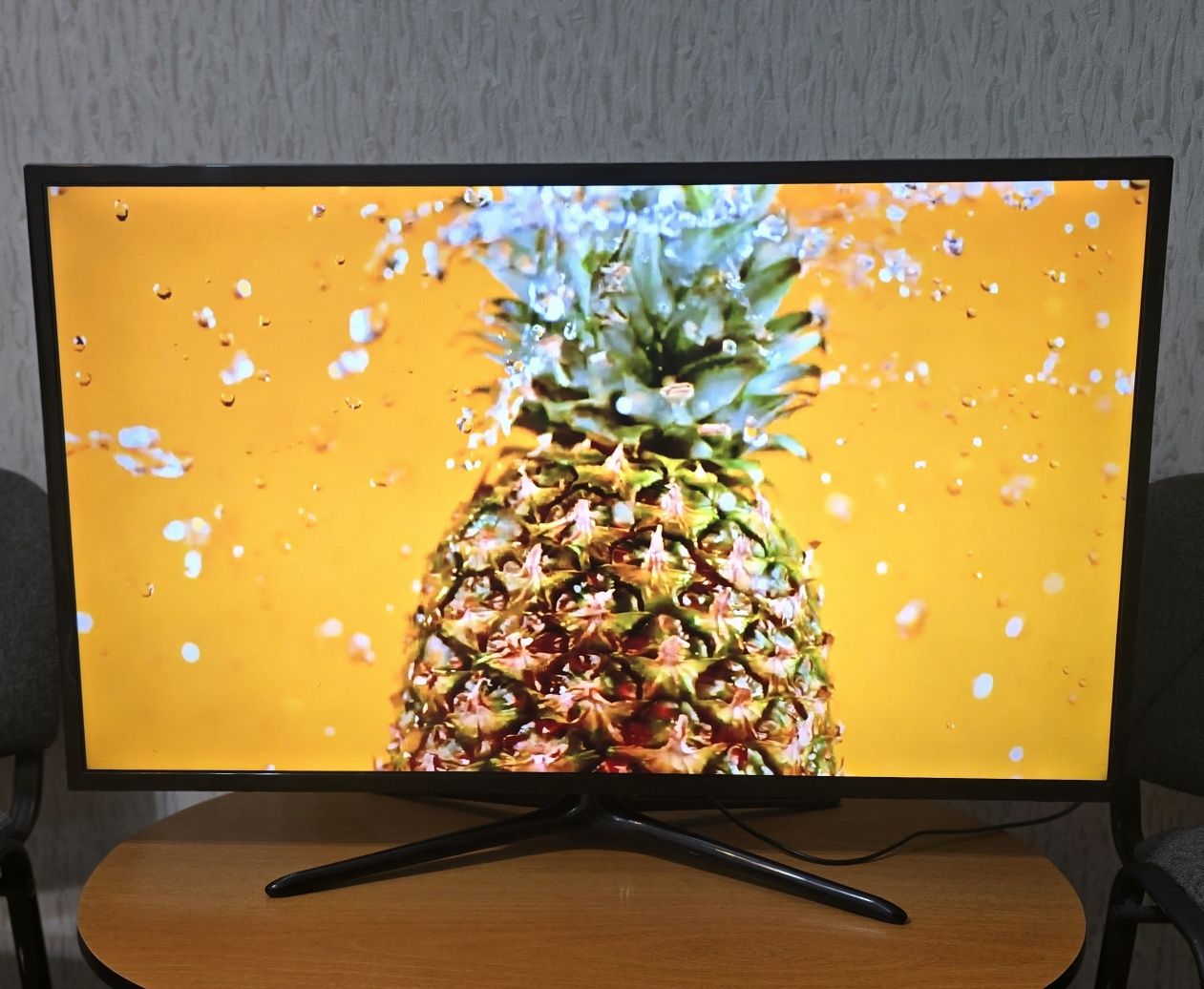 Продам смарт телевизор Samsung 107 см в отличном состоянии.