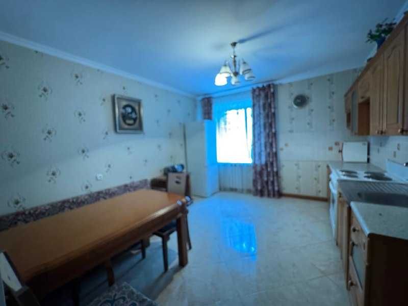 Продаю 2-комн. по ул.Уалиханова 9/1, золотой квадрат.
