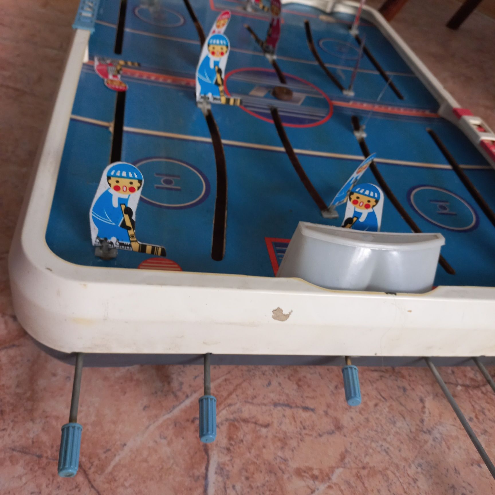 Продам Настольную игру хоккей