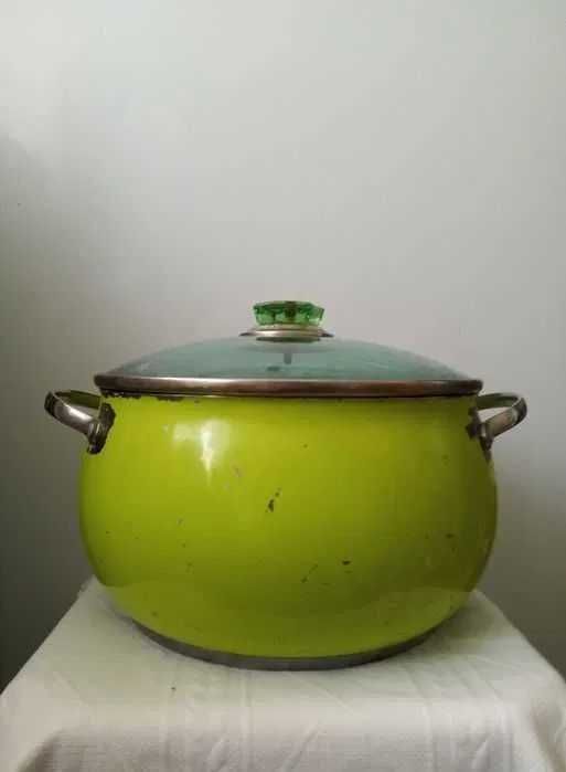 ОТДАМ ДАРОМ кастрюлю, СРЕДНЮЮ, 5л, 24×15×21см, из стали, Европа бу