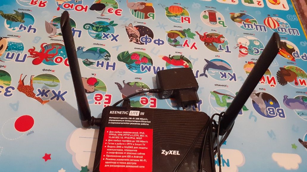 Продам wi-fi модем двух антенный KEENETIC LITE III.