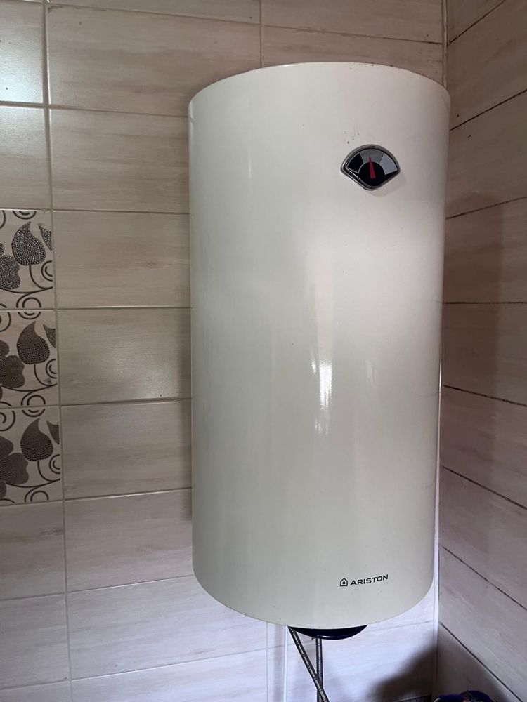 Продам аристон ЕАС