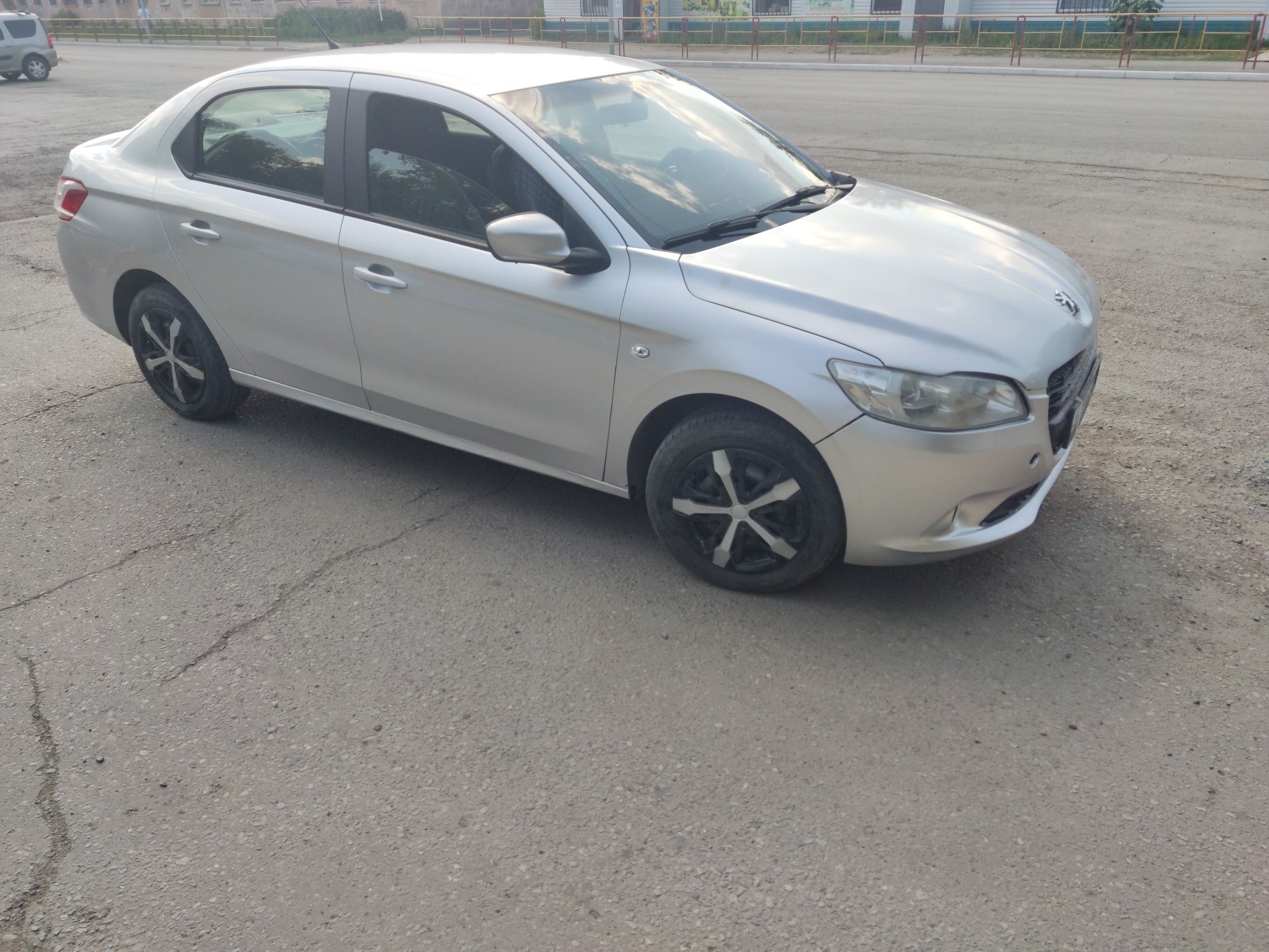 Продам Peugeot 301