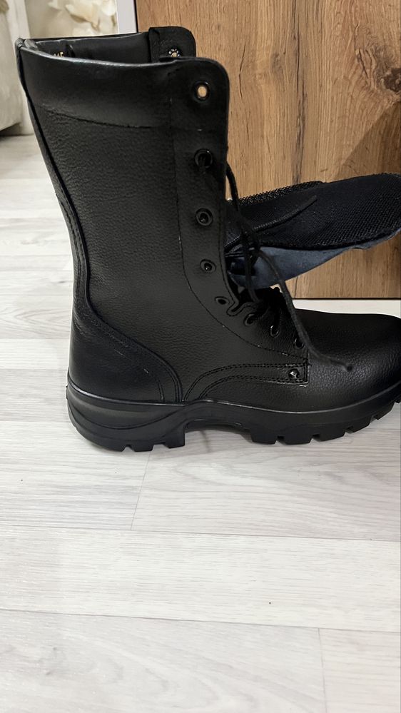 Продам берцы 40р/41р