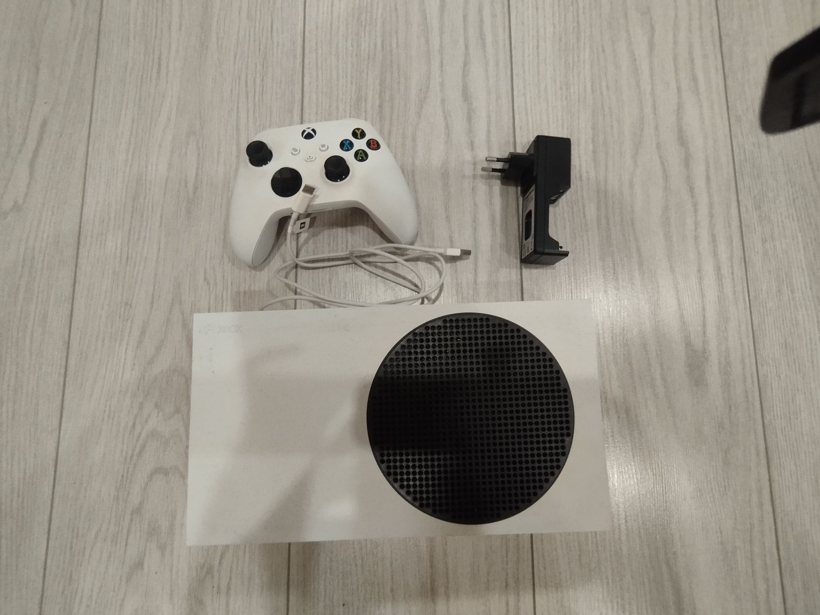 Продам Xbox series s икс бокс