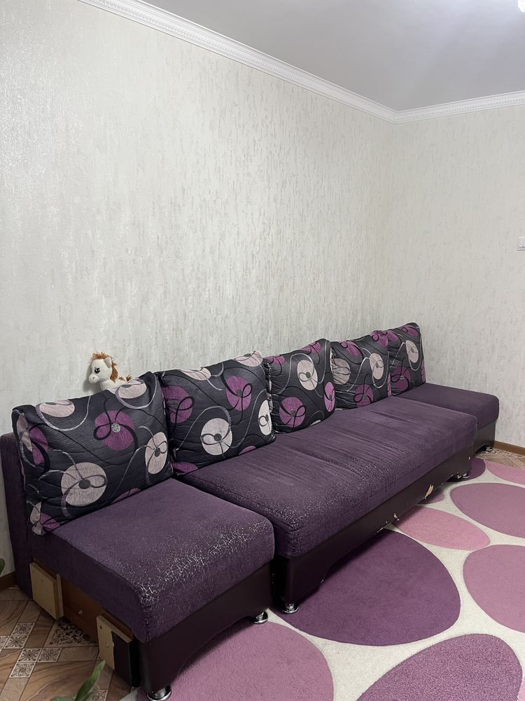 Продам диван(подлокотники есть отдельно)
