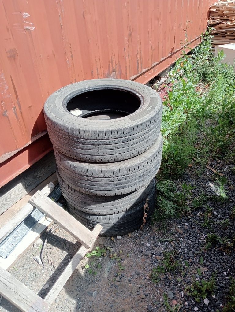 Шины бу 2 шт состояние хорошое  2 шт шышками погороду сезон можно отка
