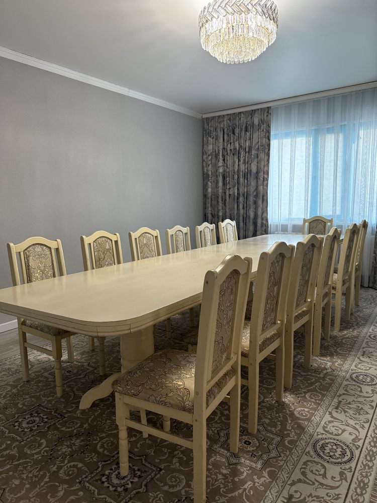 Продается стол со стульями,б/у
