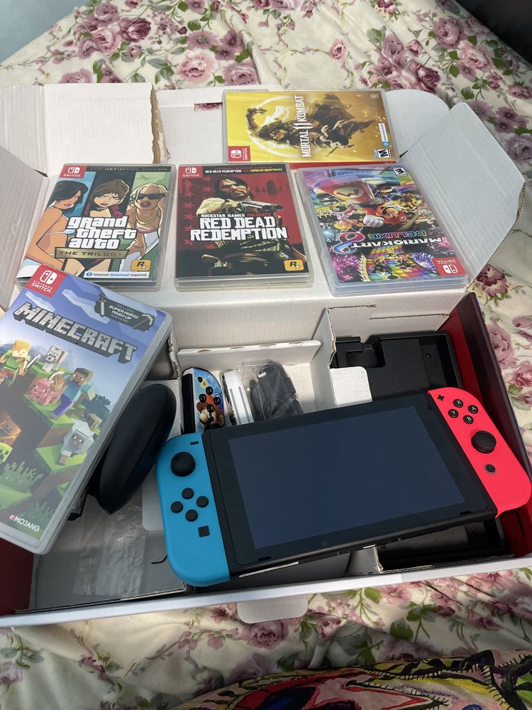 Nintendo switch 1,  новая почти не пользовались