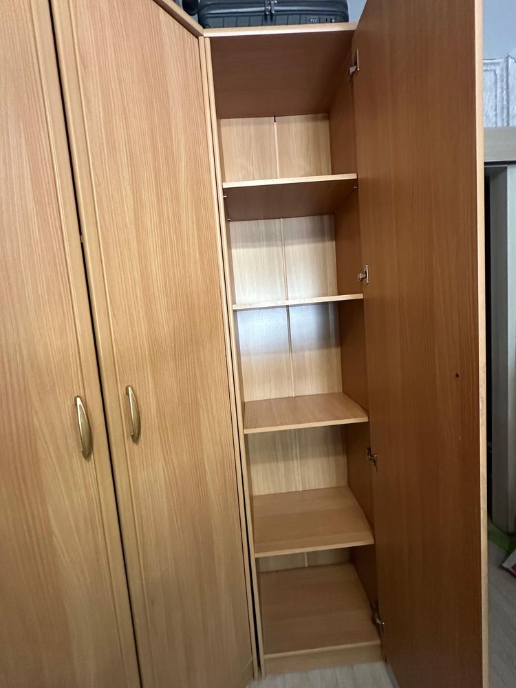 Продам угловой шкаф, в хорошем состоянии