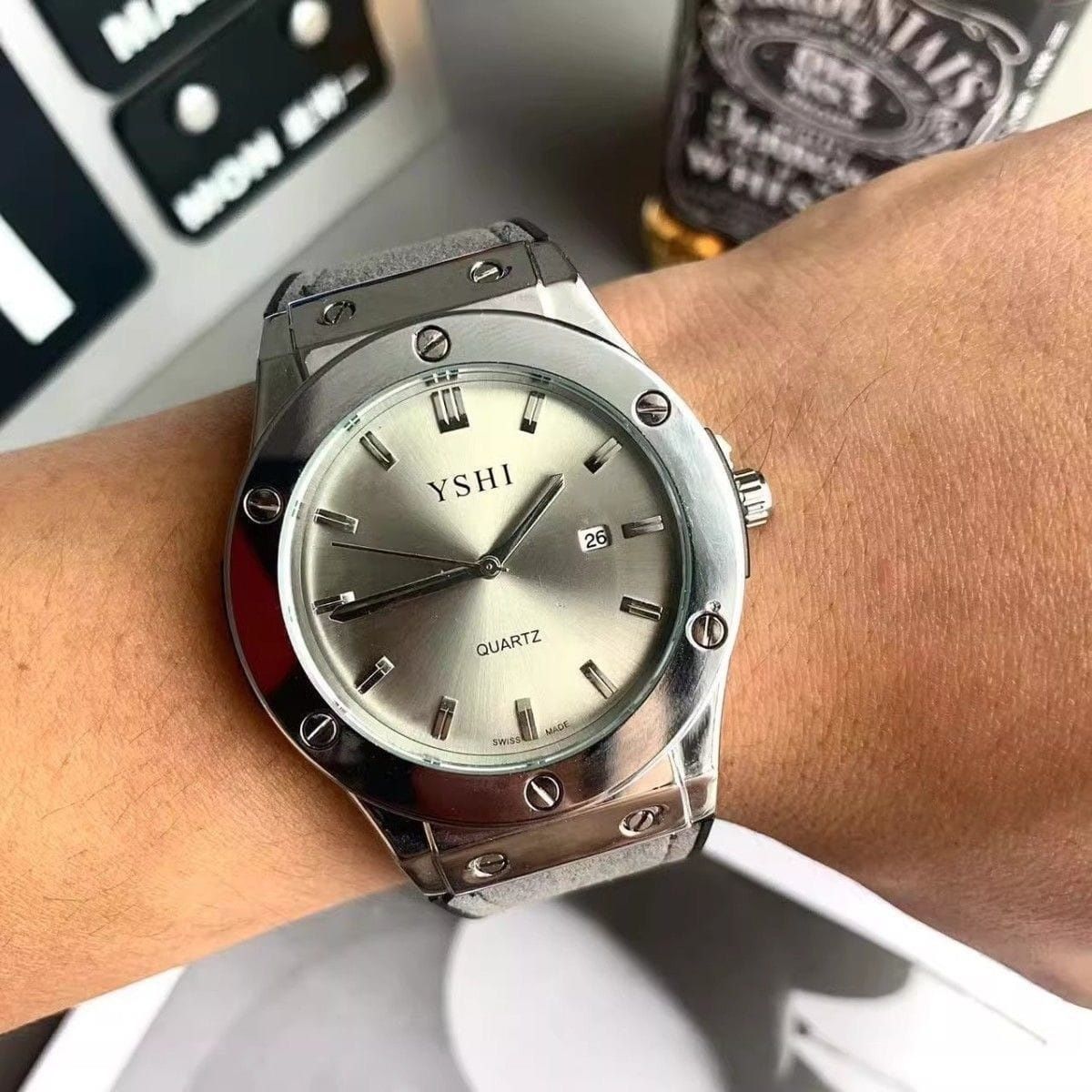 Продается часы YSHI Quartz