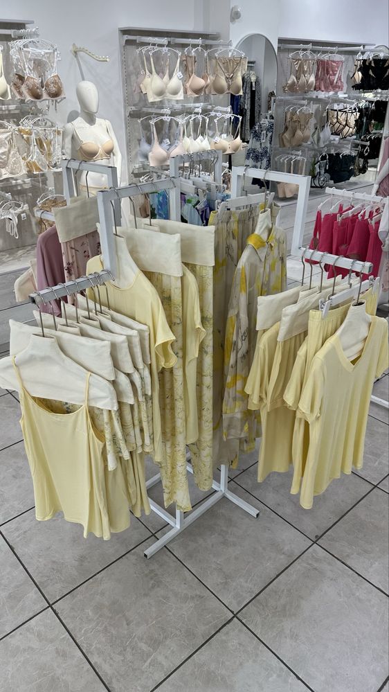 Продам рейлы, зеркала, пуфики