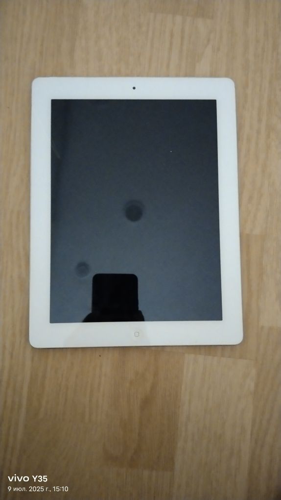 Ipad 2 работоспособный но есть маленькие лаги
