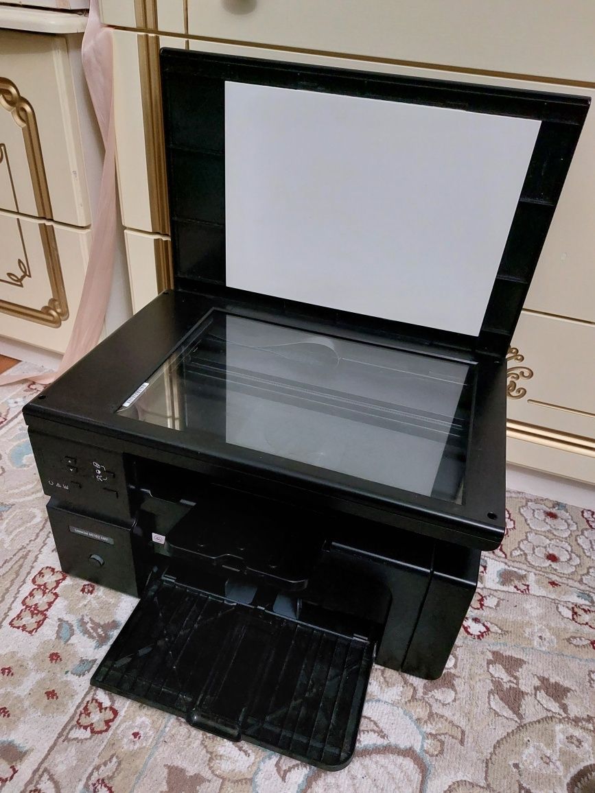 HP LaserJet M1132 МФУ
принтер, сканер, копир