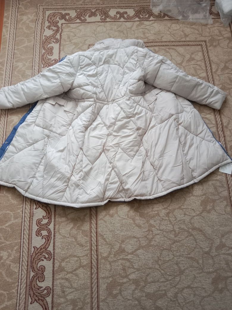 Продам 2 женских курток новый ни разу не одевались!