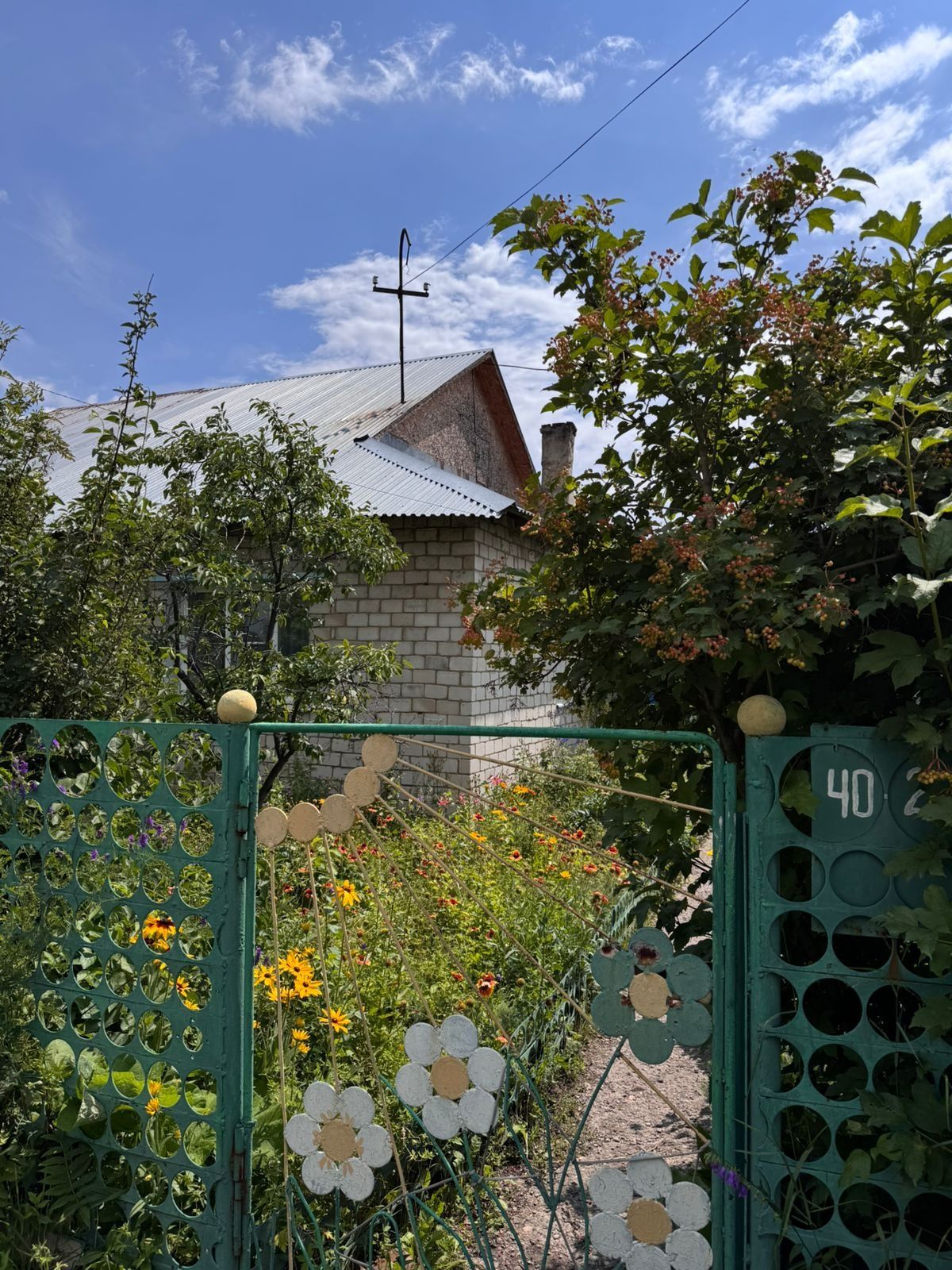 Продам квартиру в двух квартирном  доме в Серебрянске