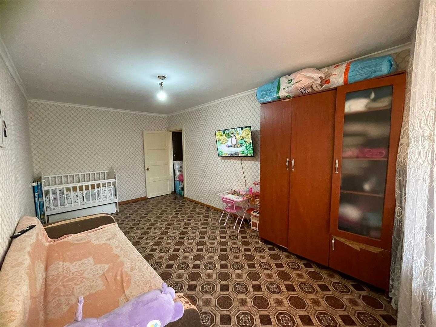Продам 1-комнатную квартиру 17 микр. Не в залоге!!! 3-этаж.