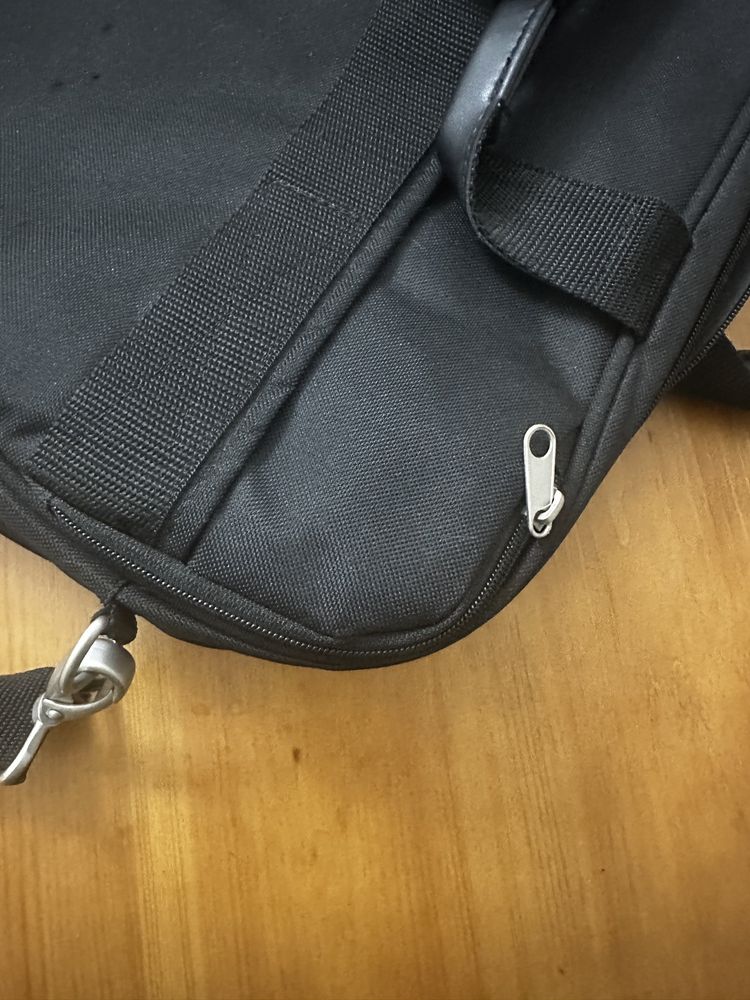 Продам портфель сумку для ноутбука.