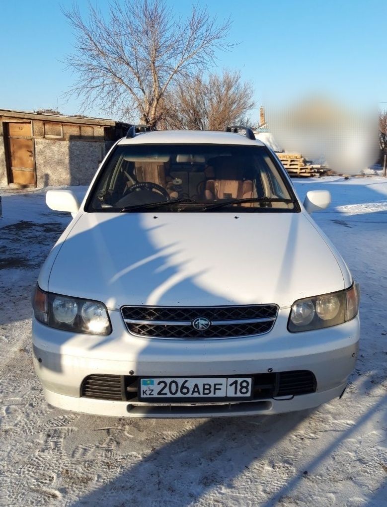 Nissan R'nessa 1998