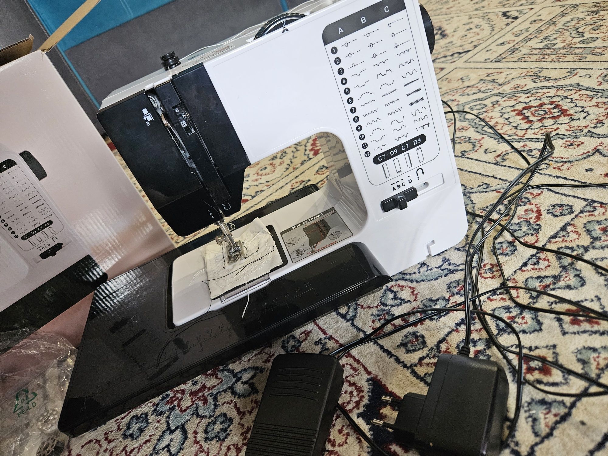Продам Швейную машинку