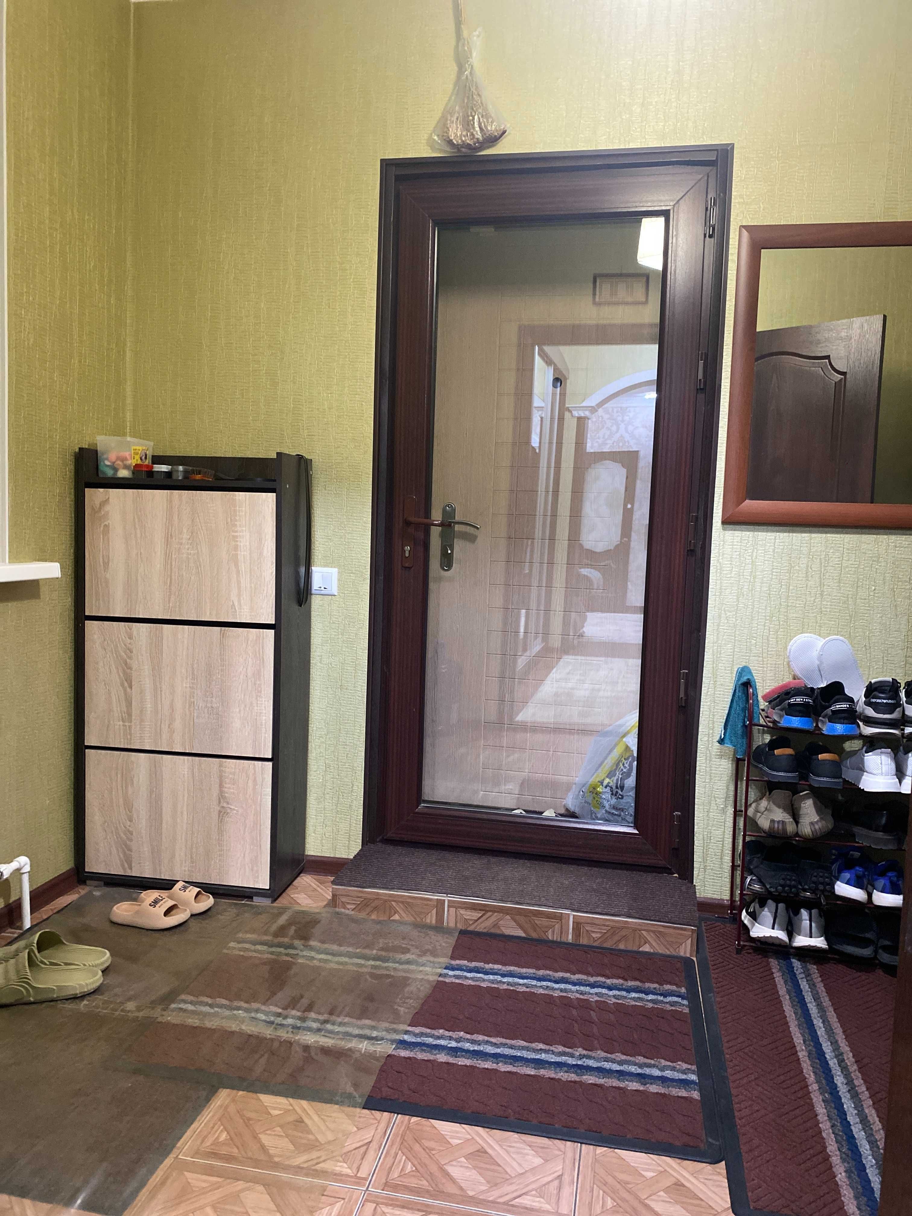 Продам 2 этажный мансардный дом в районе оторвановки малышки.