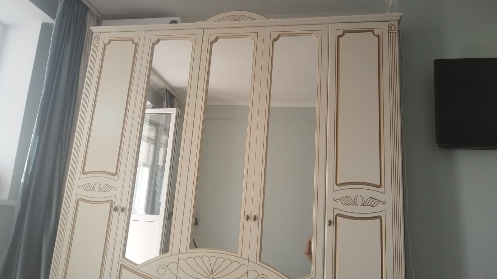 Продам шкаф 80000