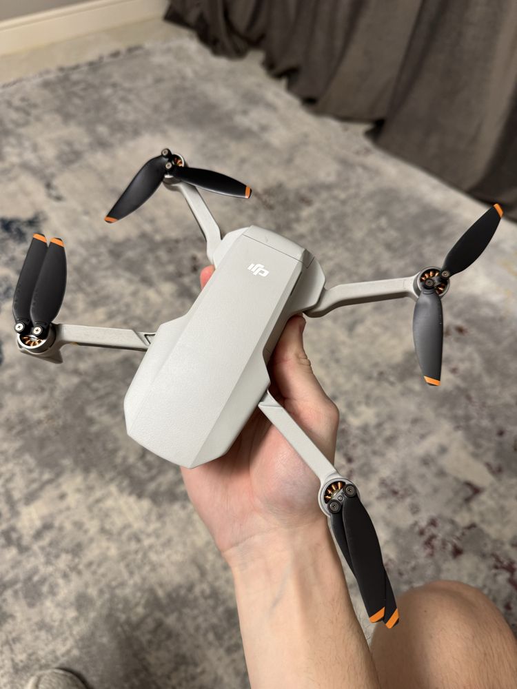 Дрон/квадрокоптер dji mini 2 fly more combo 4k