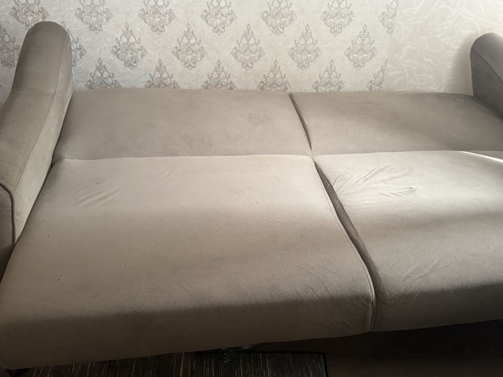 Продам диван 5000 тг