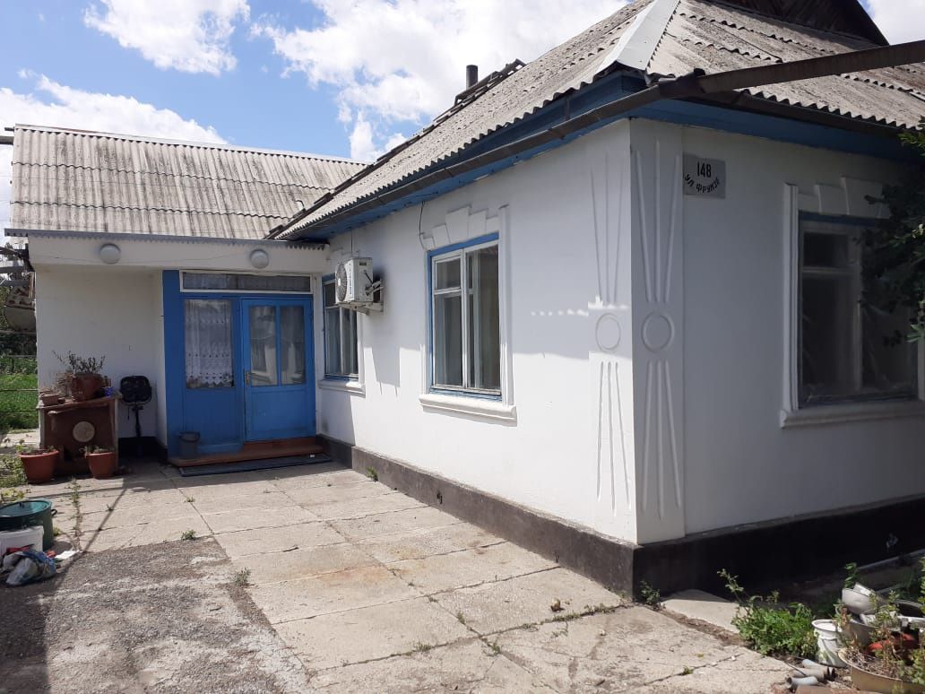 Продам дом в  п.Карабулак . Кирпичный, благоустроенный, газ.