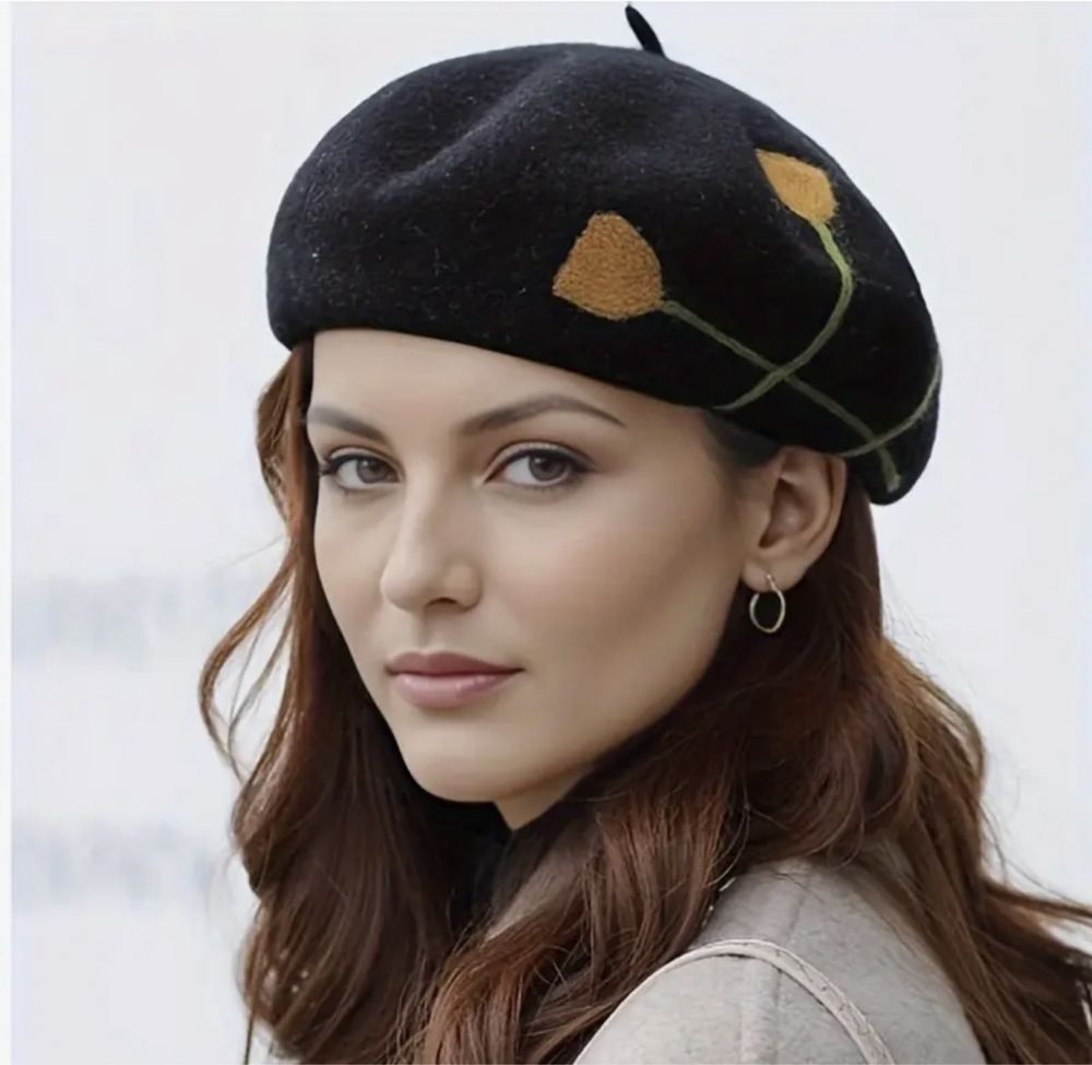 Беретка женская шикарная