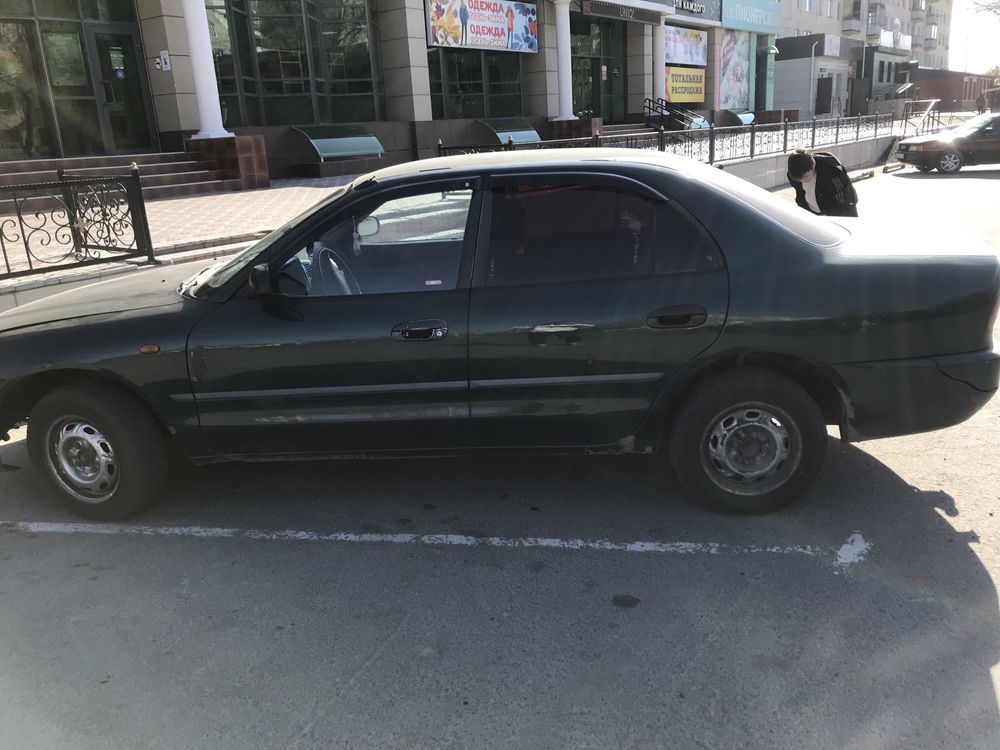 Продам машину митсубиси налант